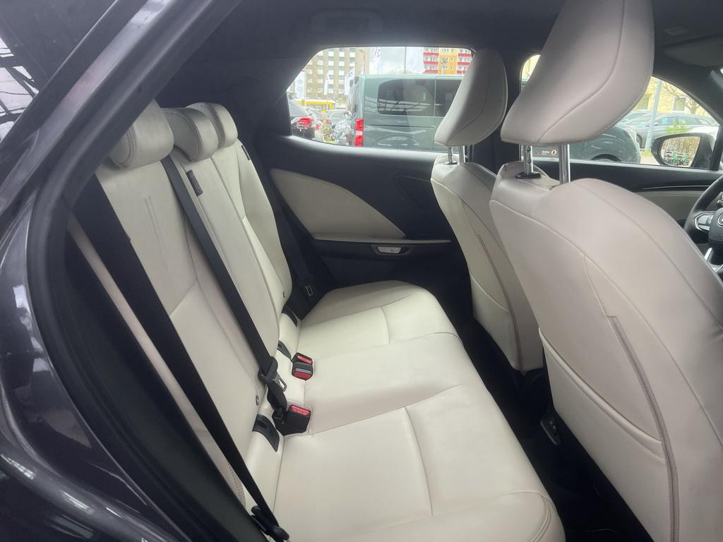 Lexus LBX