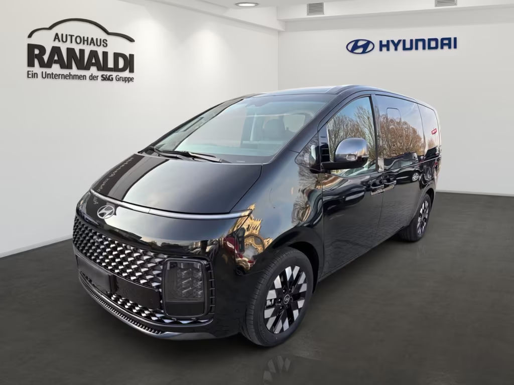 Hyundai Staria Signature