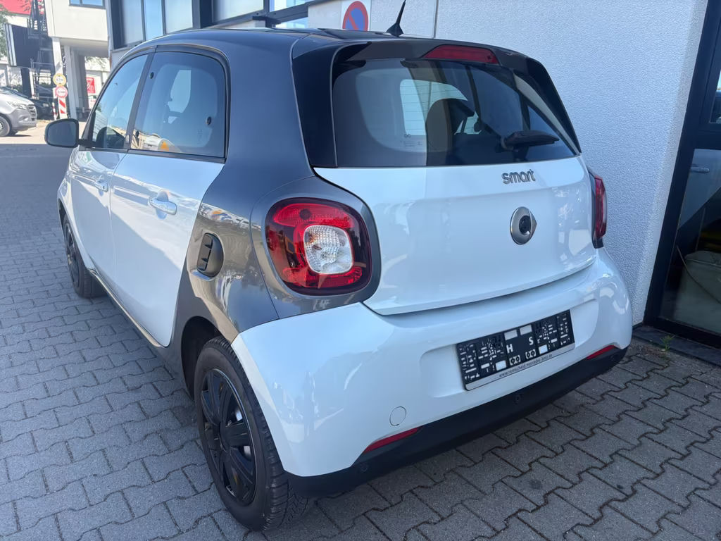 Smart EQ forfour