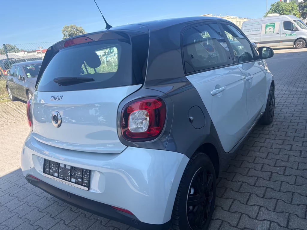 Smart EQ forfour