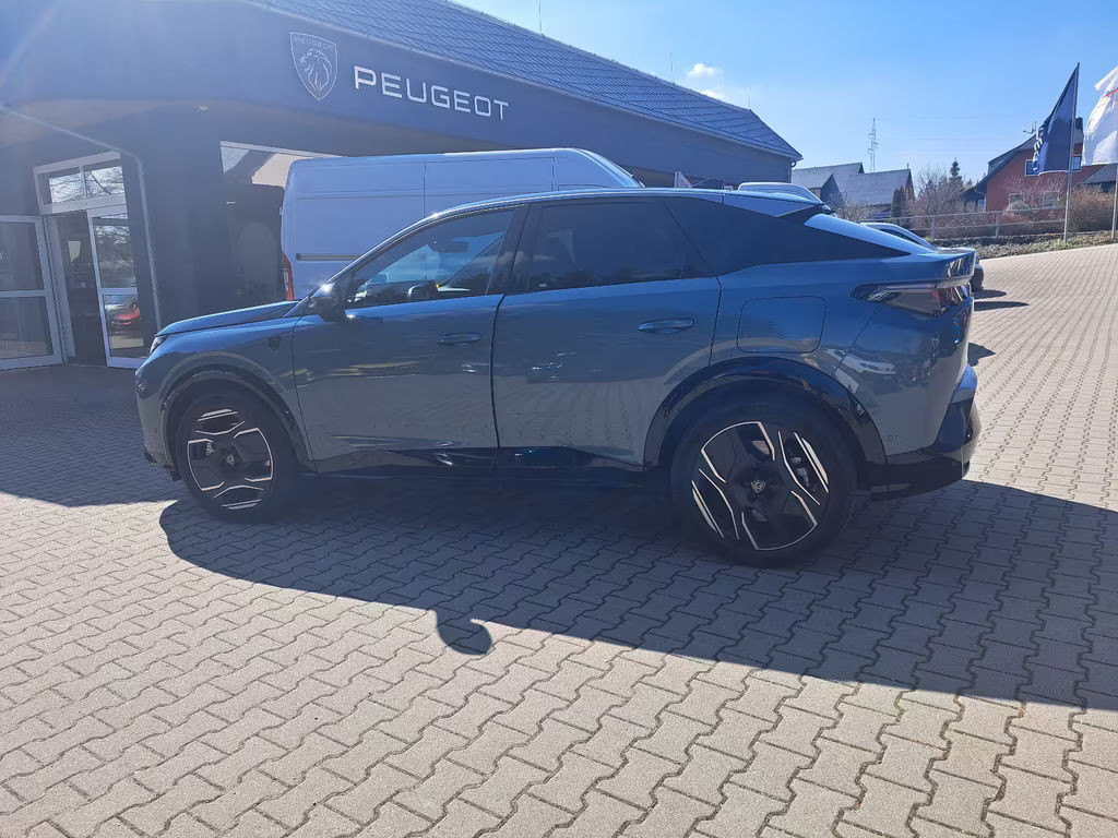 Peugeot E-3008