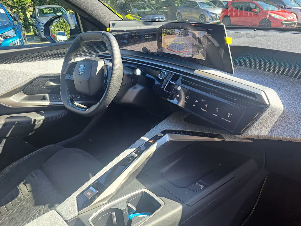 Peugeot E-3008