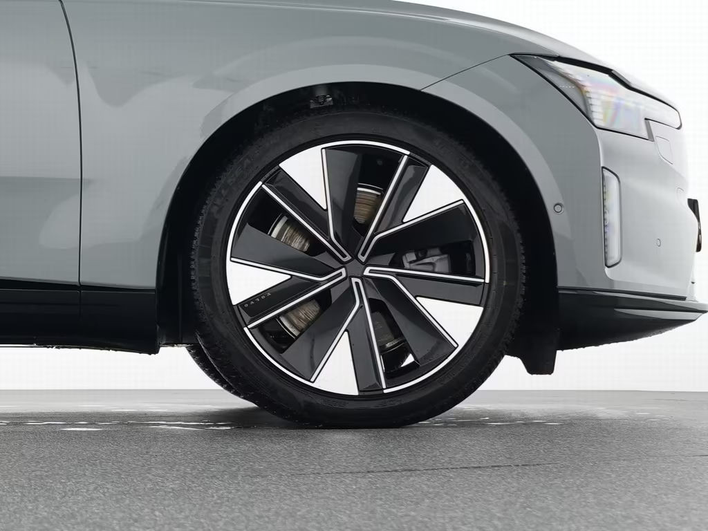 Volvo ES90