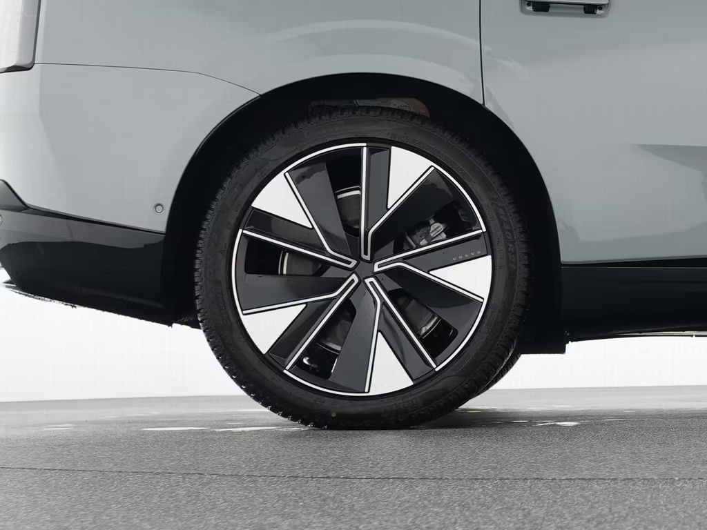 Volvo ES90