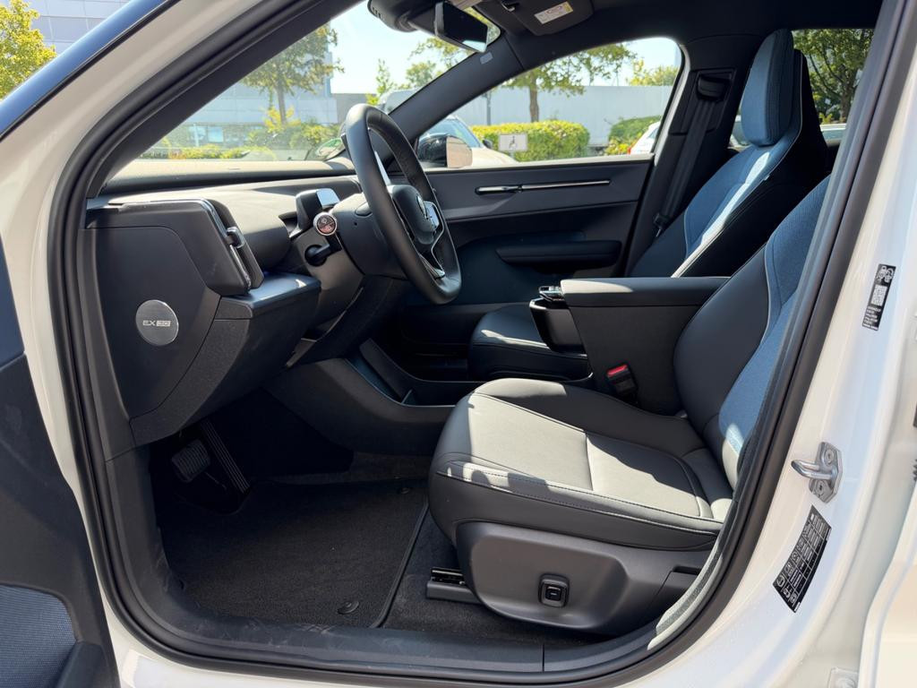 Volvo EX30