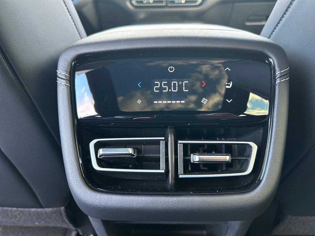 Mazda 6e