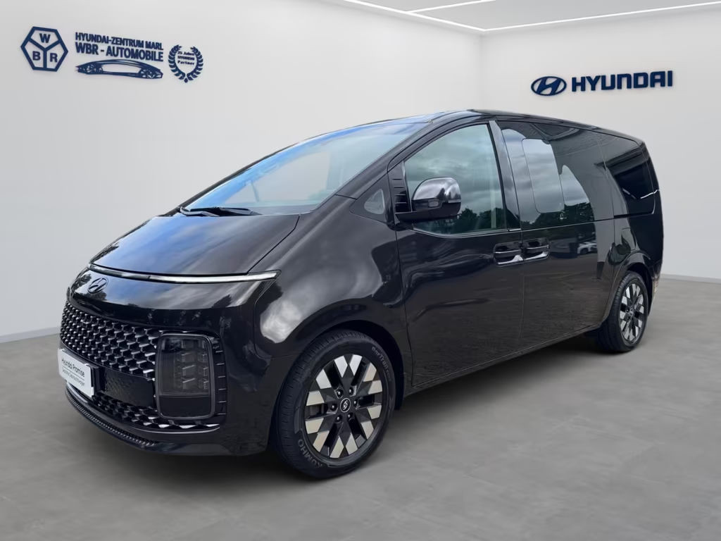 Hyundai Staria Signature
