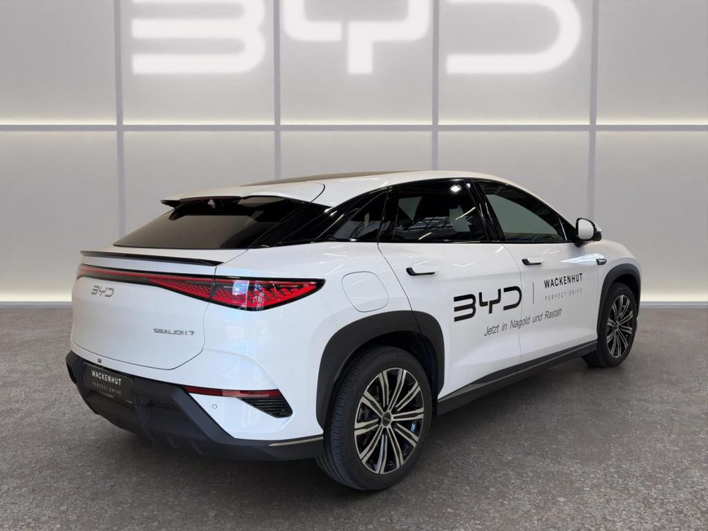 BYD Sealion 7