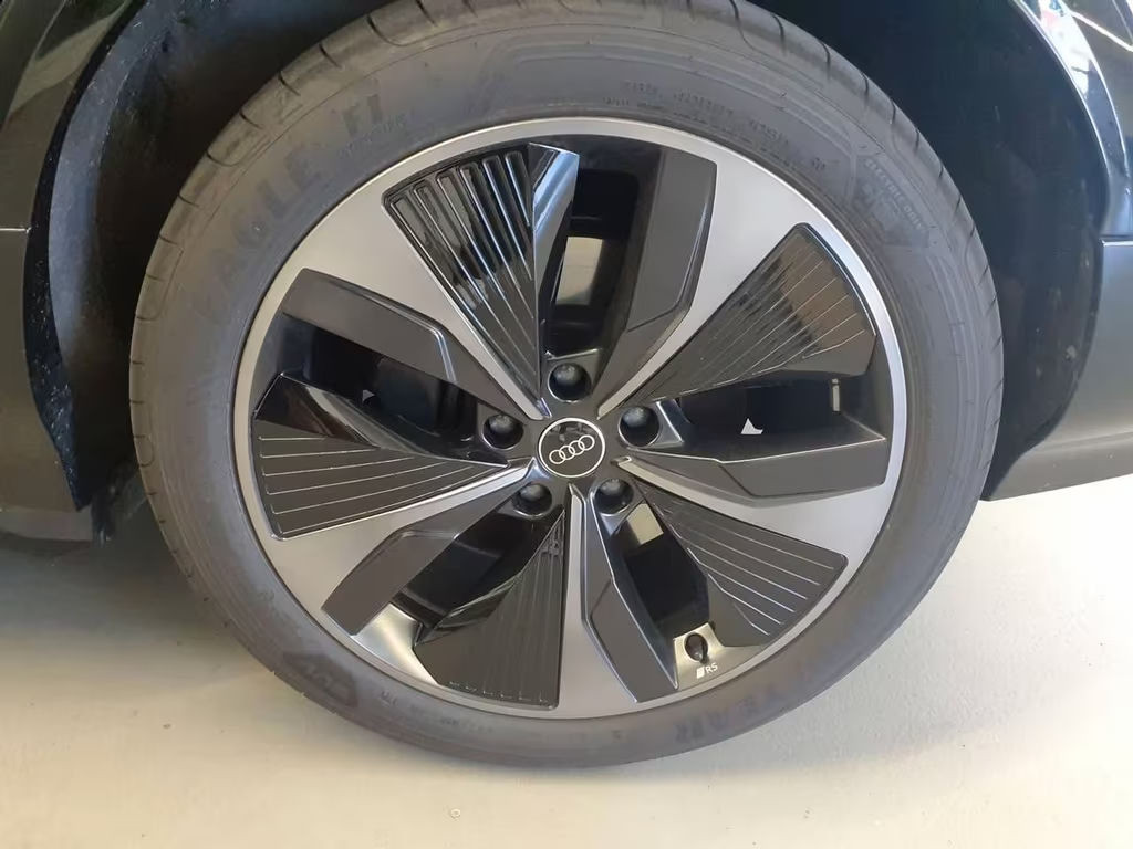 Audi SQ6 e-tron