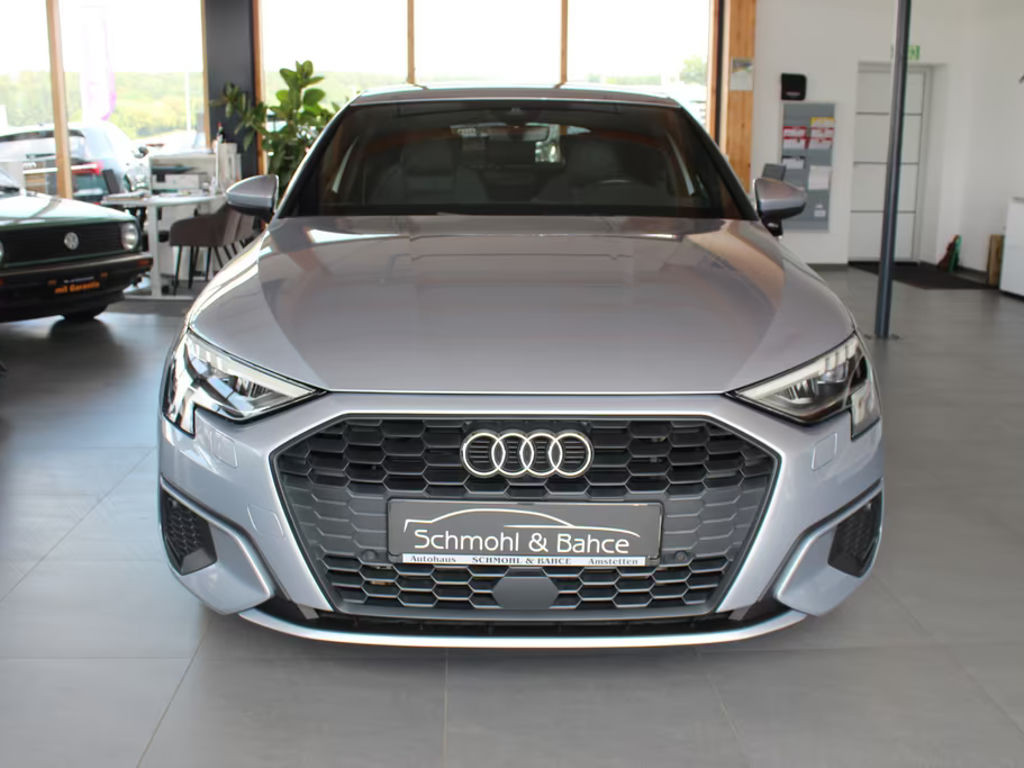 Audi A3 Sportback Sedan S-Line S-Tronic Sport Hybride 40 TFSI