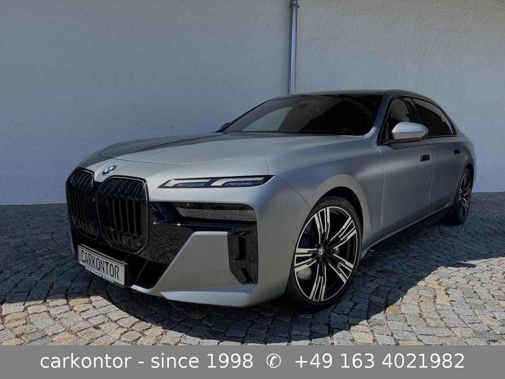 BMW i7