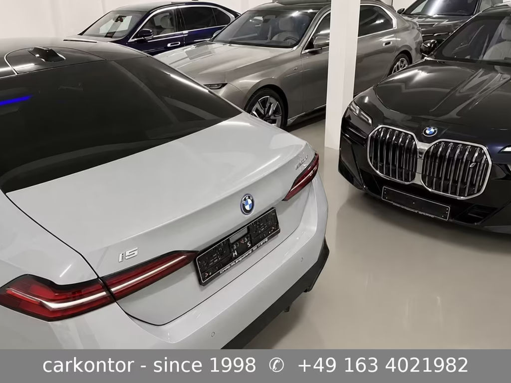 BMW i7