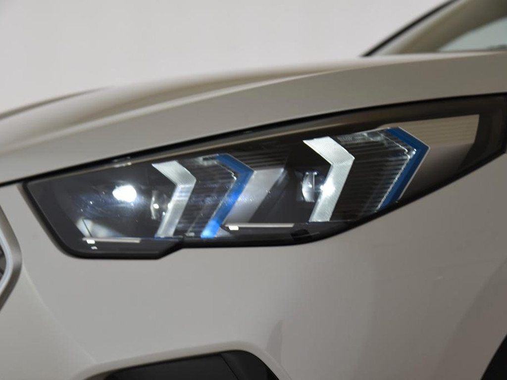 BMW iX2
