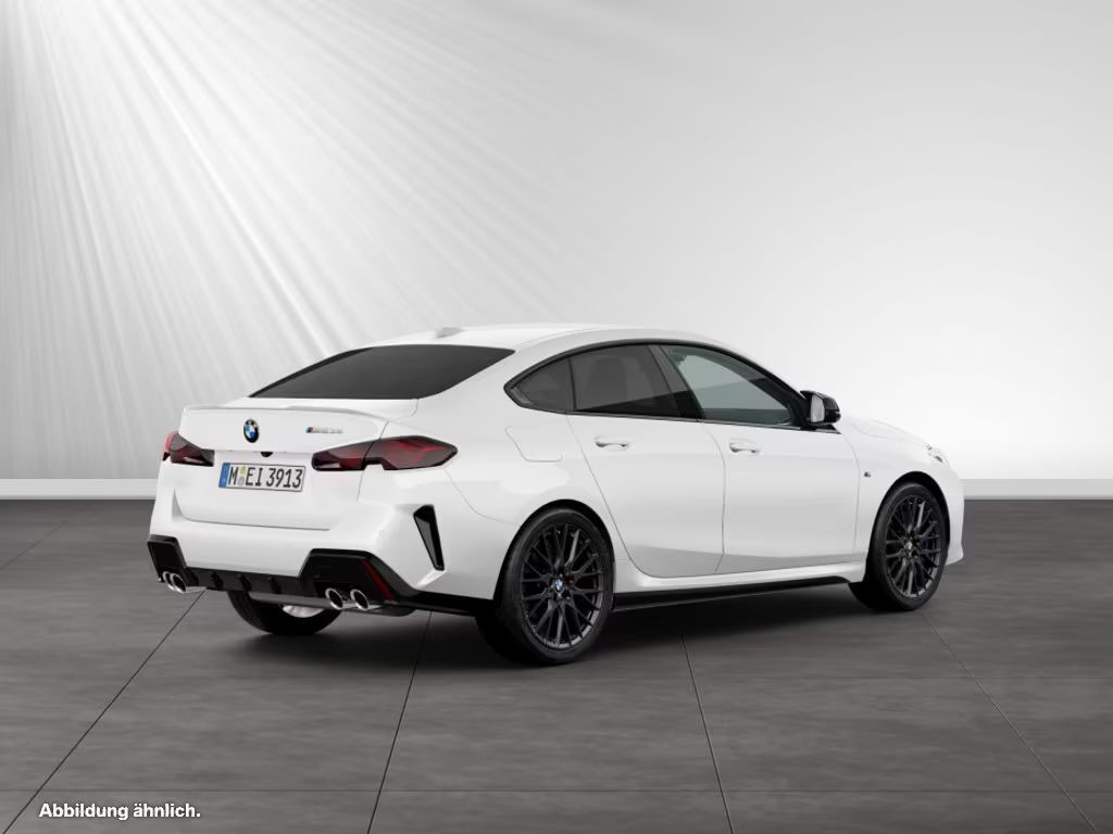 BMW M235