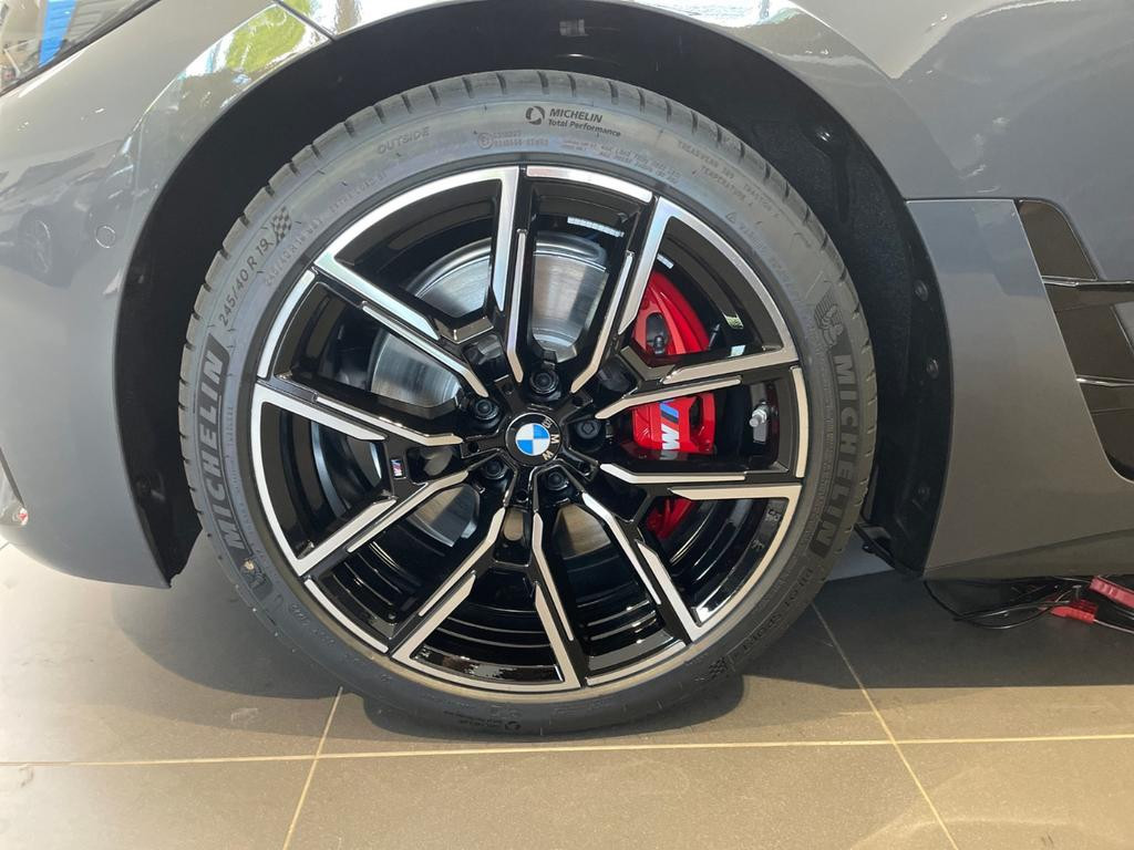 BMW M440
