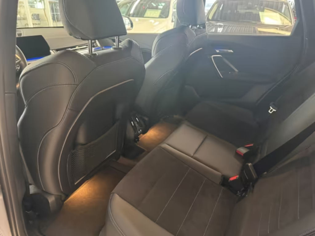 BMW iX1
