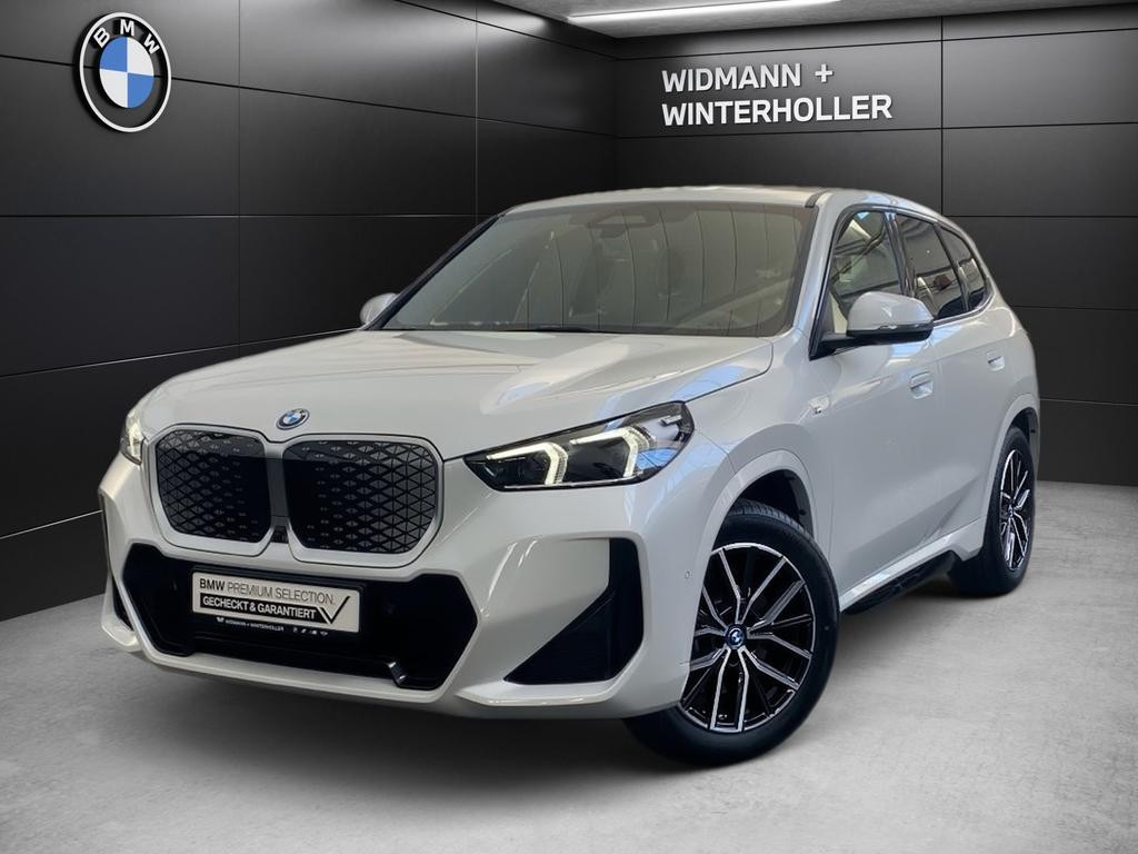 BMW iX1