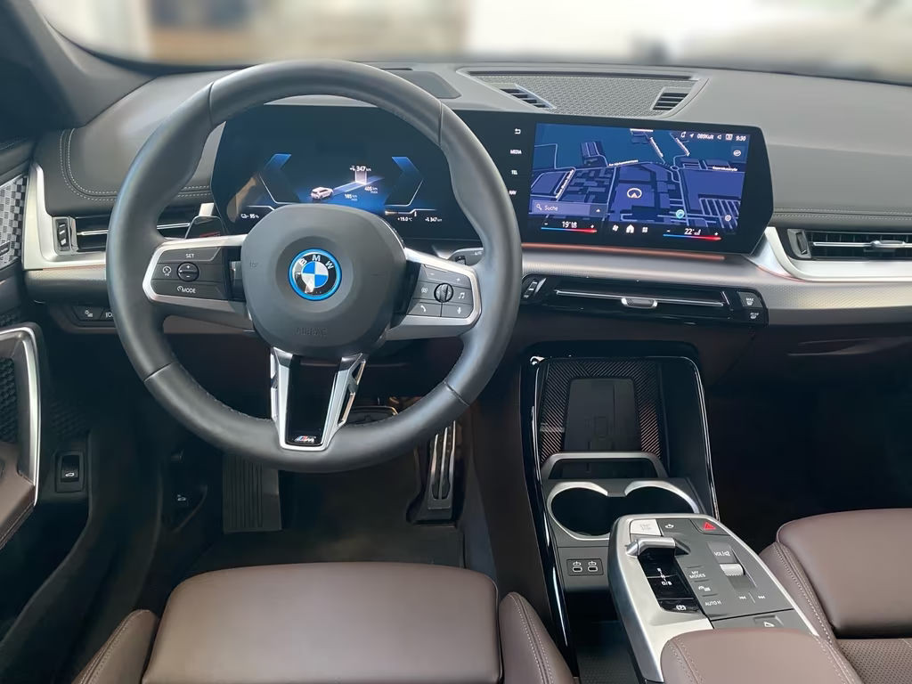 BMW iX1