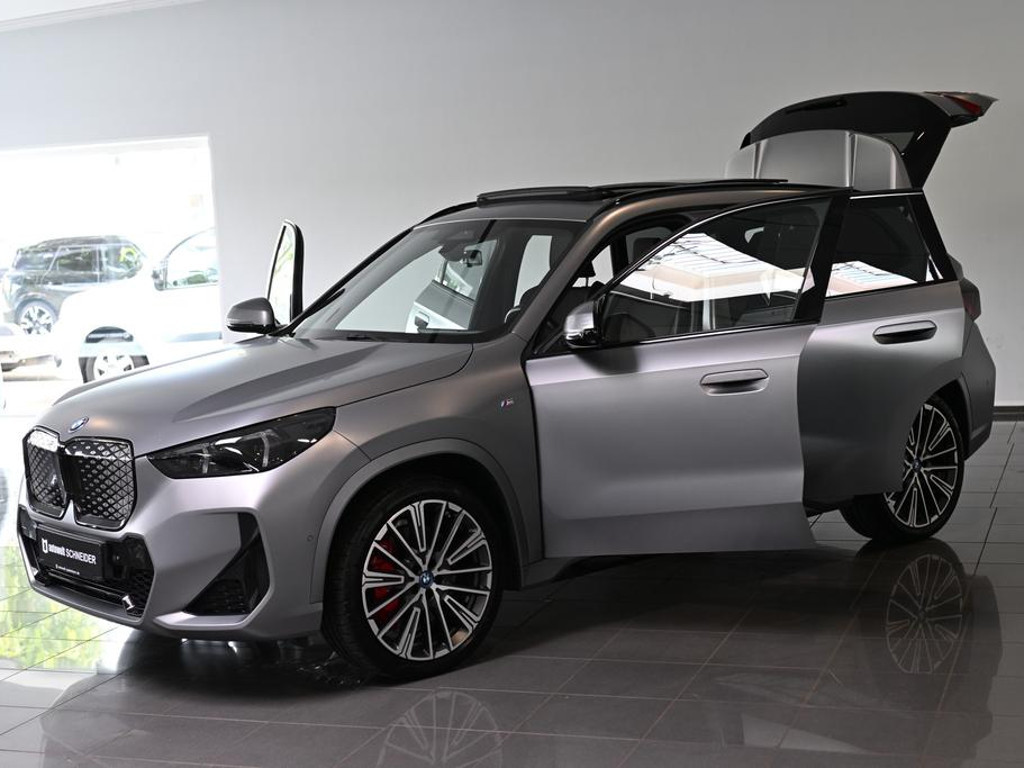 BMW iX1