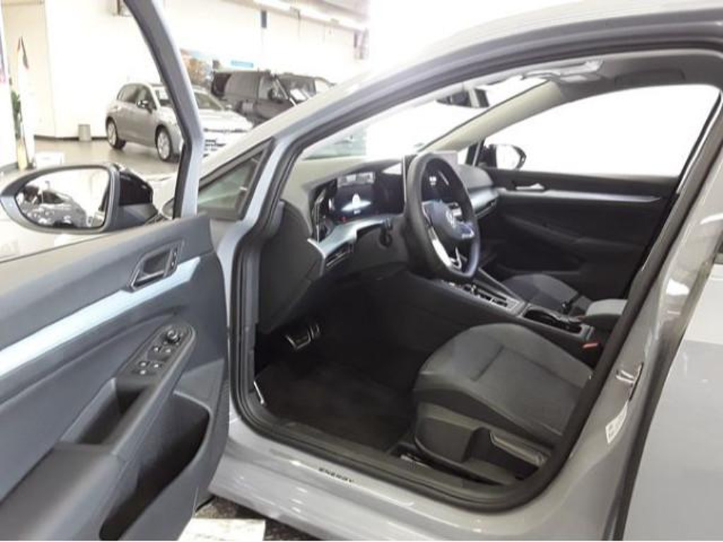 Volkswagen Golf DSG 1.5 eTSI