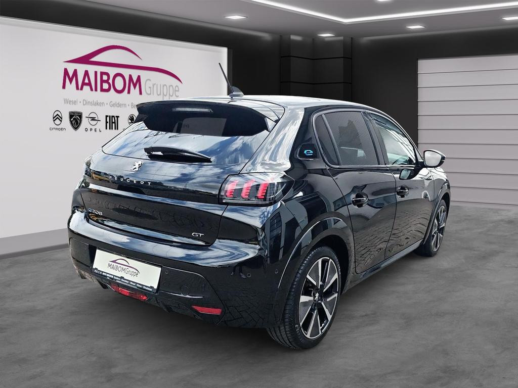 Peugeot e-208