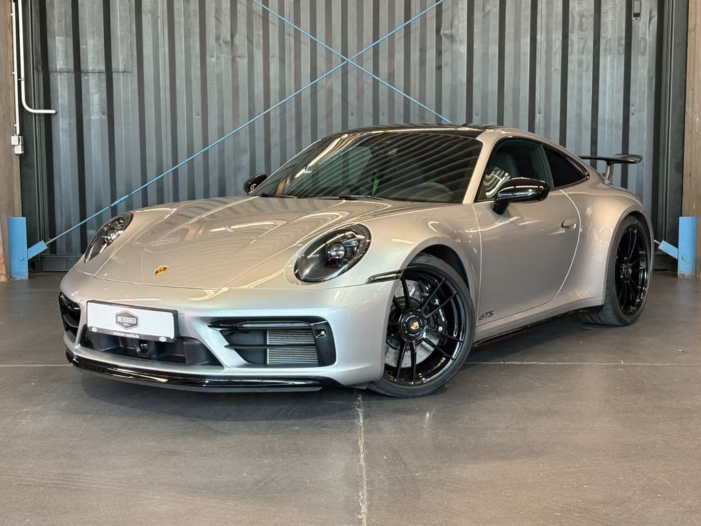Porsche 911 GTS 4 992 Carrera