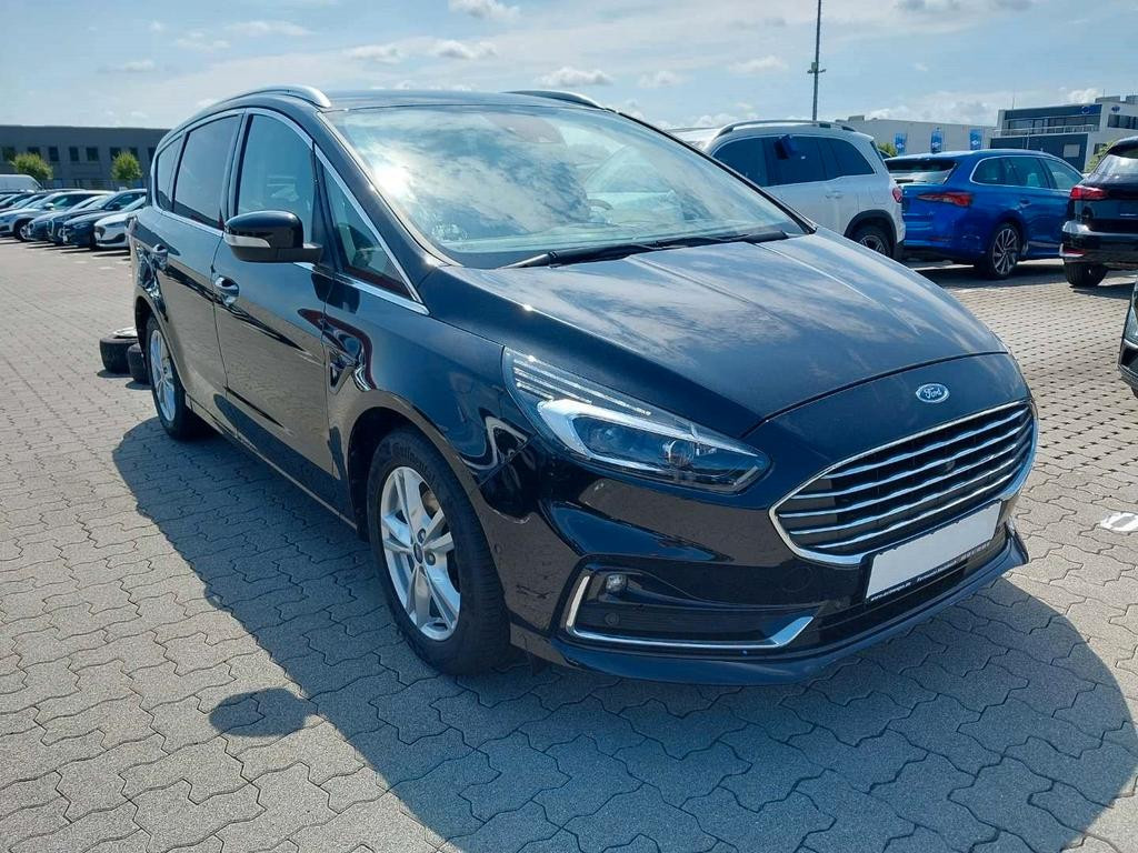 Ford S-Max Titanium