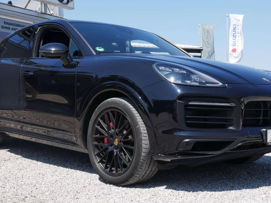 Porsche Cayenne GTS 4
