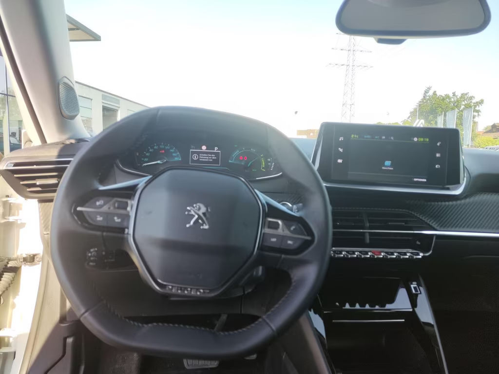 Peugeot e-2008