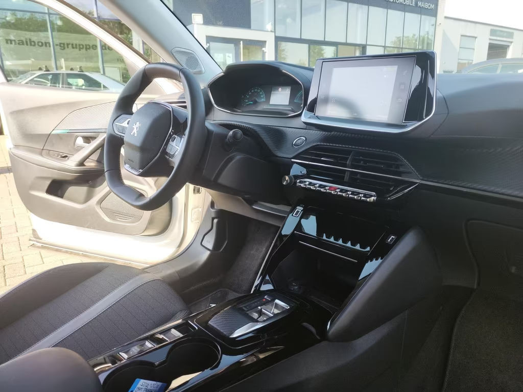 Peugeot e-2008