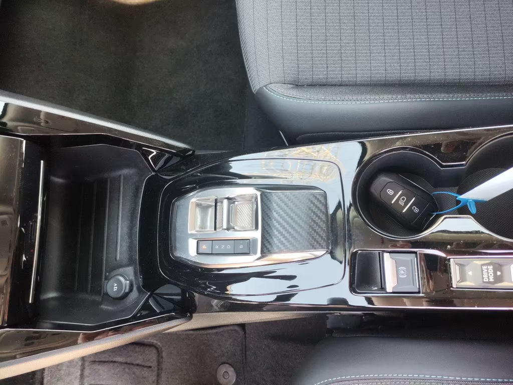 Peugeot e-2008