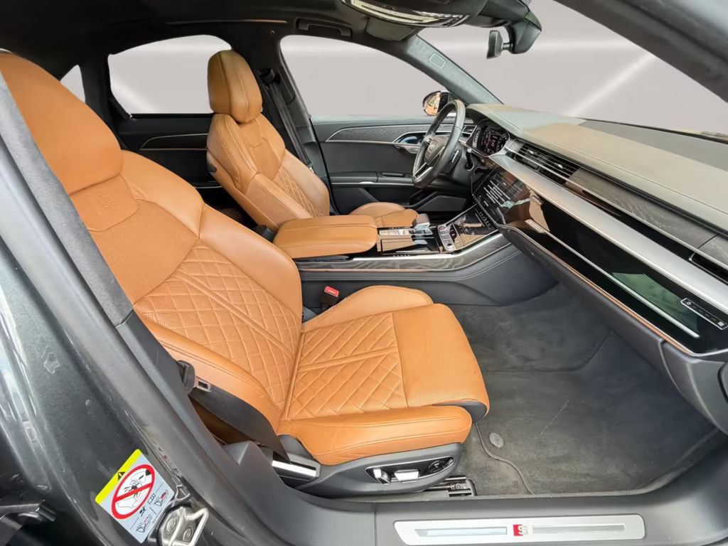 Audi S8