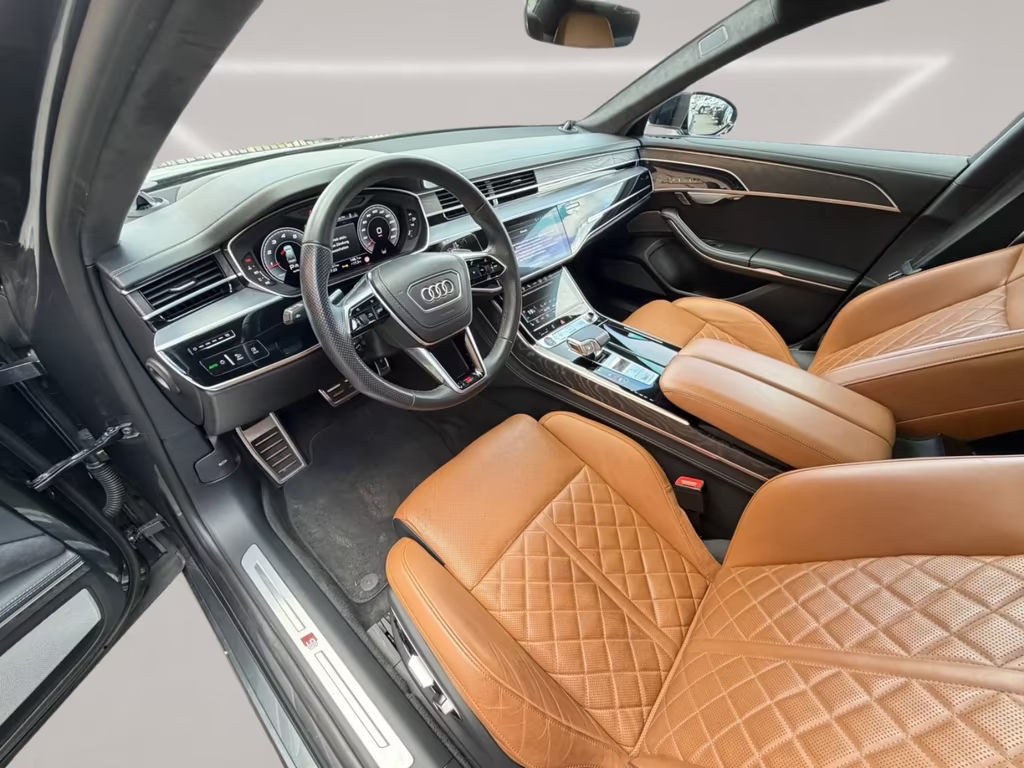 Audi S8