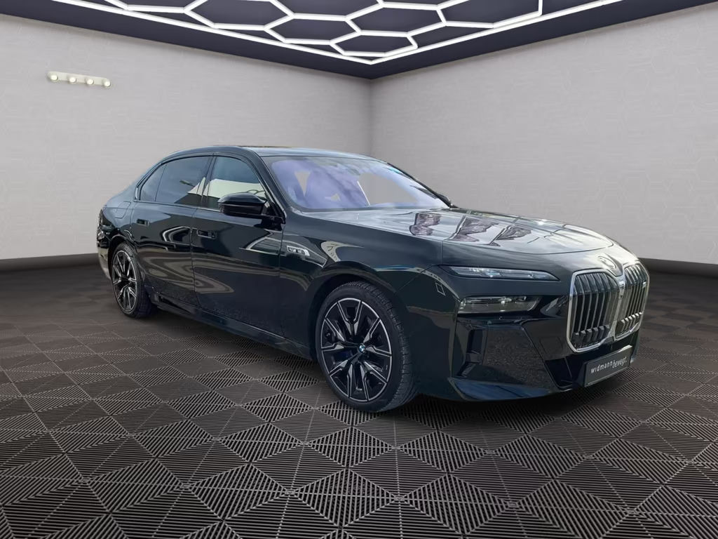 BMW i7