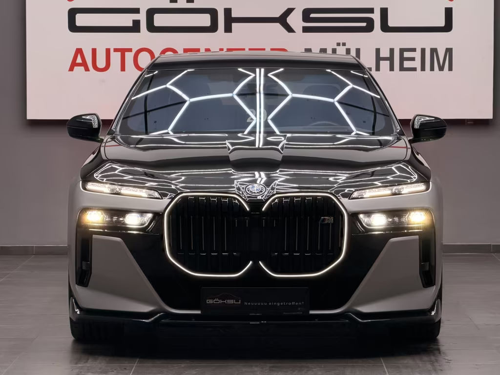 BMW i7