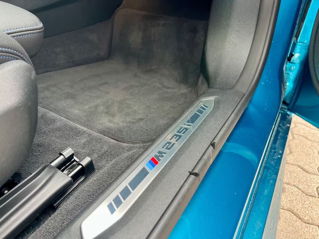 BMW M235