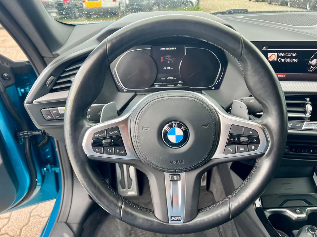 BMW M235