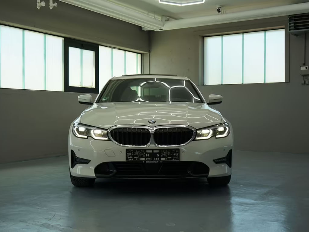 BMW 3 Serie 330 Sport Line Sedan 330d