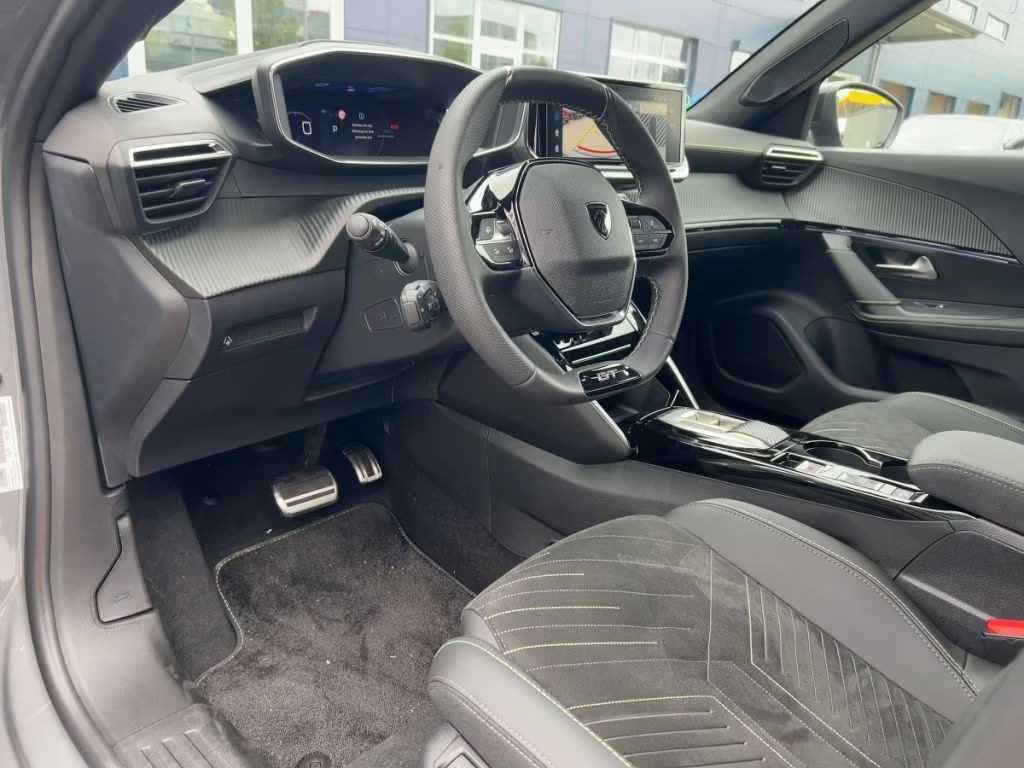 Peugeot e-2008