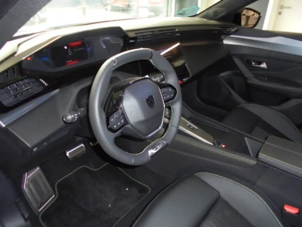 Peugeot e-308