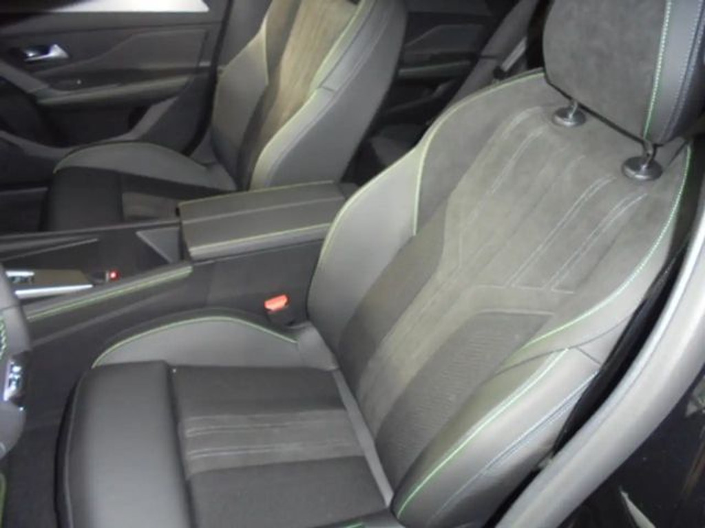 Peugeot e-308