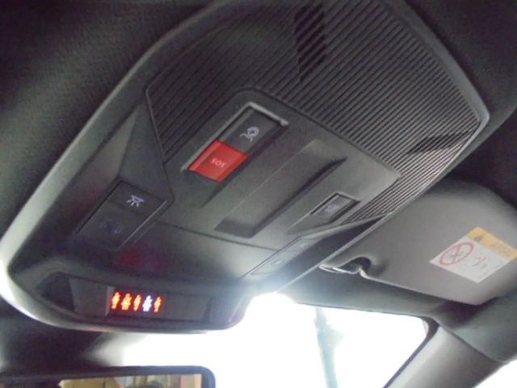Peugeot e-308