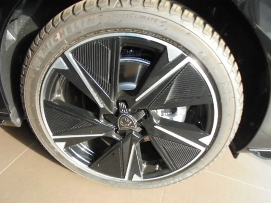 Peugeot e-308