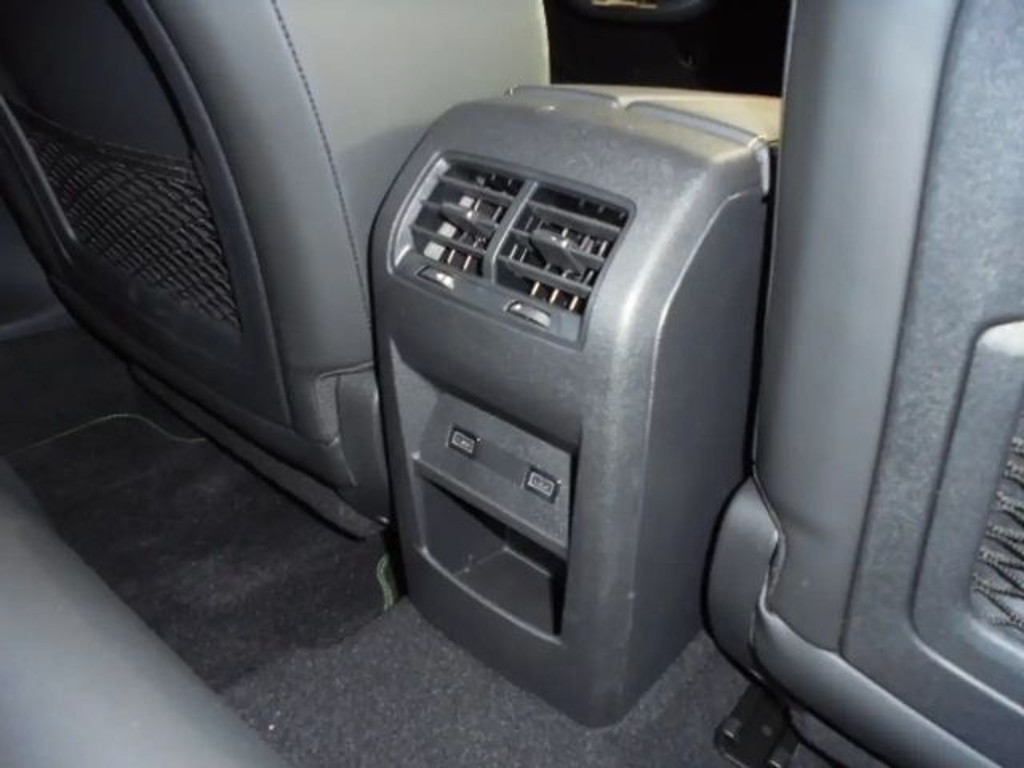 Peugeot e-308