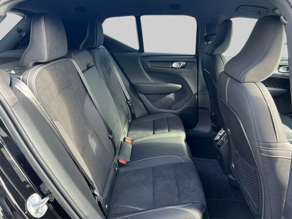 Volvo EX40