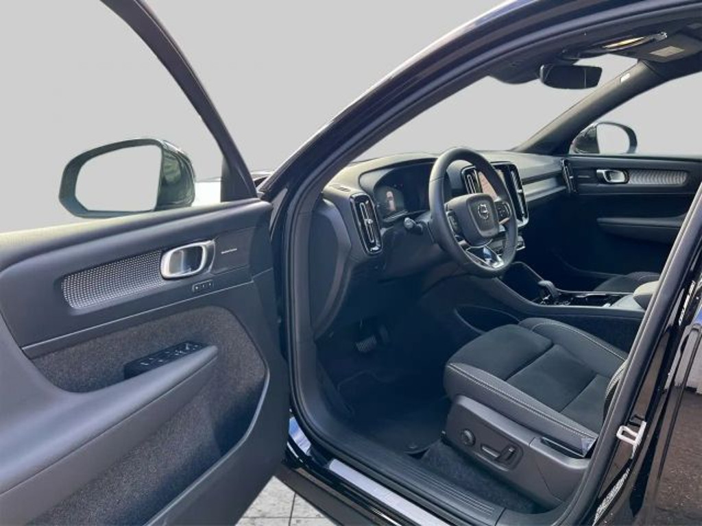 Volvo EX40