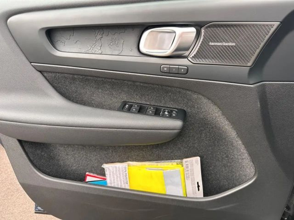 Volvo EX40