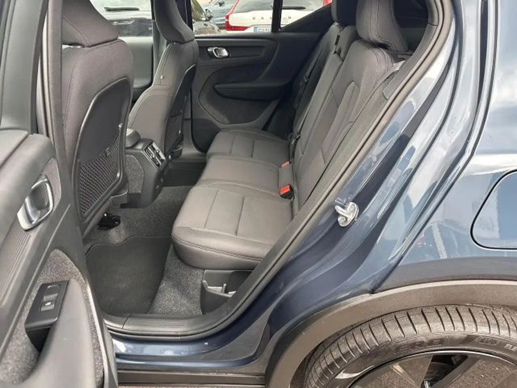 Volvo EX40