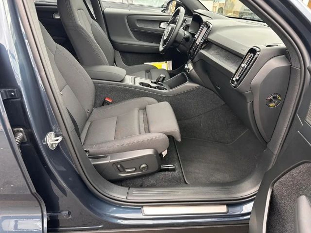 Volvo EX40