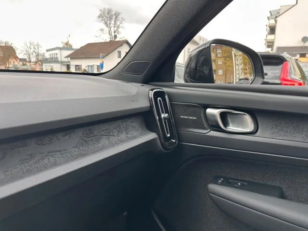 Volvo EX40